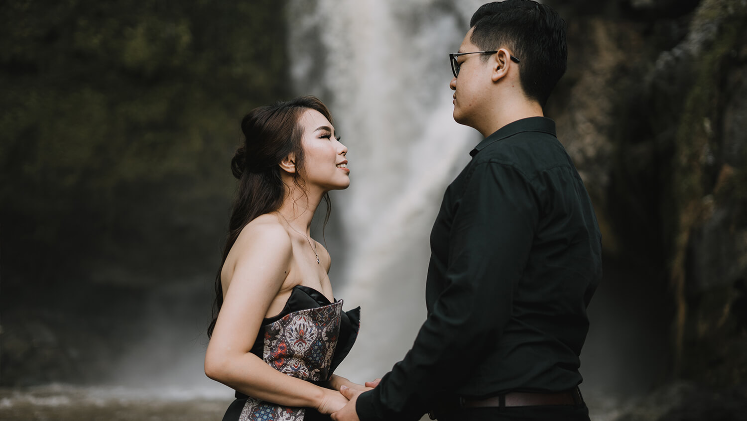 Couple Session of Wandi and Widya by Annora Pics at Bali Waterfall